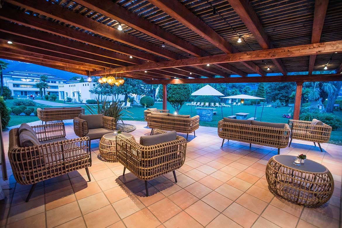 Bar lounge idéal pour cocktails et boissons dans la ville d’Ascona